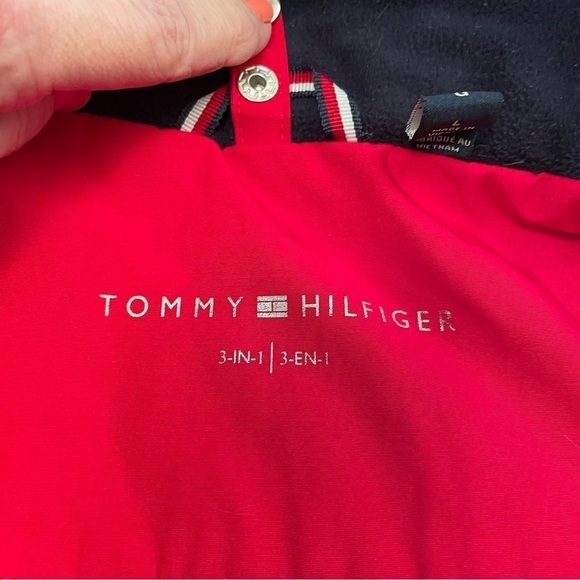 Tommy Hilfiger Red Jacket - missing inner jacket. Size Large-Several zip pockets - Picture 13 of 15